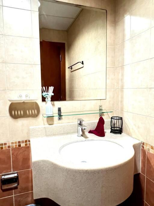 Elegant Marina View King Bed Appartamento