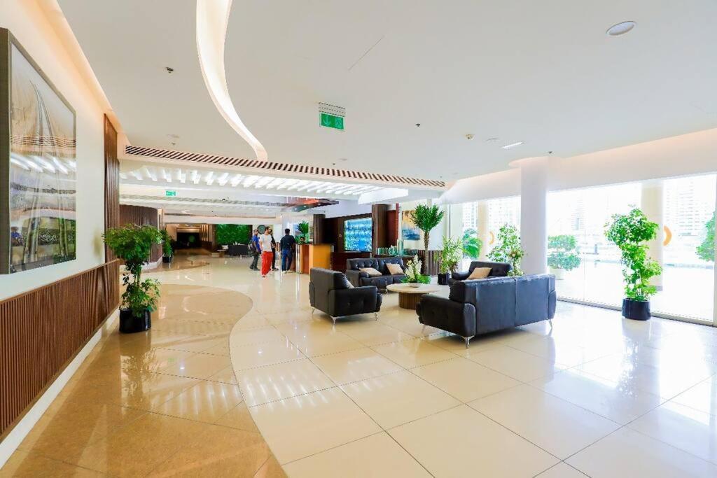 Appartamento Elegant Marina View King Bed Dubai